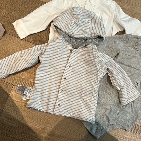 Baby Gap 3 Tops 6-12 Months NWT - Picture 4 of 9